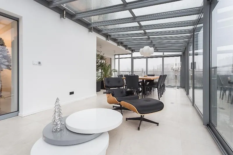 Inpoint Luxury City Center Pool & Gym Apartments Krakov 0*,  Polsko