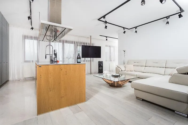 Inpoint Luxury City Center Pool & Gym Apartments Krakov